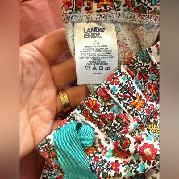 Lands' End Long Sleeve Pajama Set Salmon Top with Floral Bottom Size L - Picture 3 of 9